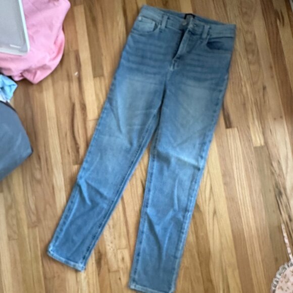 BDG Girl Friend High Rise Cropped Jeans - Light Wash - Picture 2 of 8